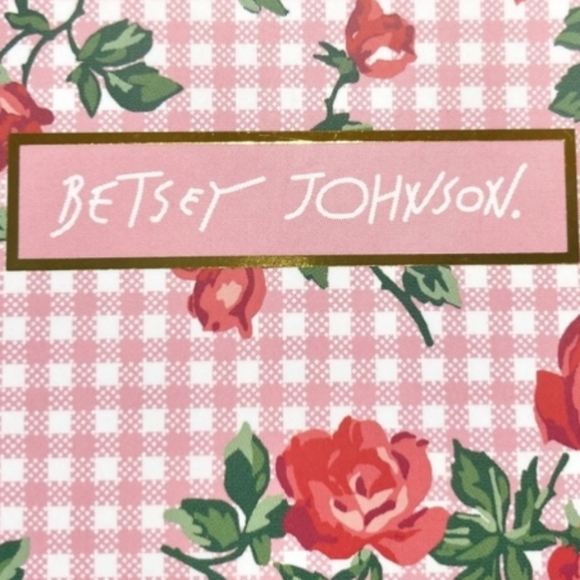 Betsey Johnson Animal Print Sequin Make Up Cosmetic Wristlet Bag rounded bottom. - Picture 8 of 10